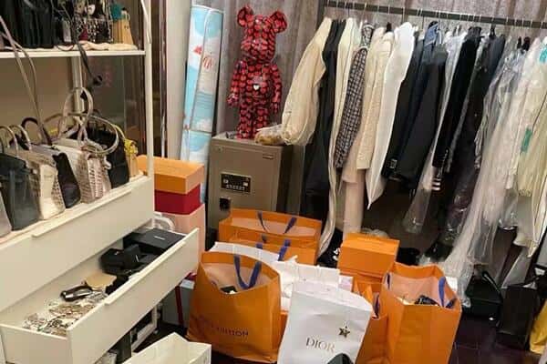 渭城区回收一线品牌衣服.jpg